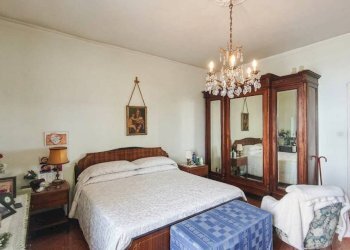 Camera da letto - Three-room apartment via Lamberto Loria, Genova (neighborhood Marassi) - photo 23