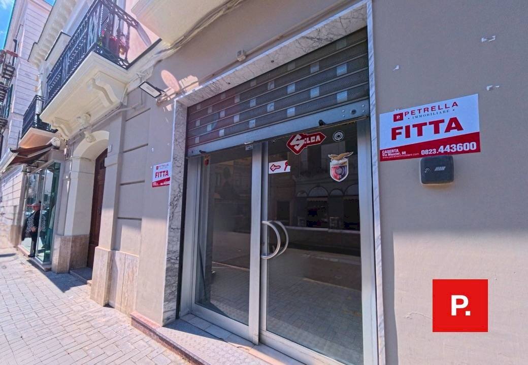 Foto 2 - Locale Commerciale Via Santorio
 
5, Caserta - foto 2