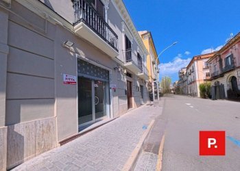 Foto 3 - Locale Commerciale Via Santorio
 
5, Caserta - foto 3