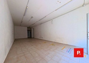 Foto 5 - Locale Commerciale Via Santorio
 
5, Caserta - foto 5