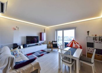 Salone - Four-room apartment via Gaetano Amati, 90/9, Venaria Reale - photo 5