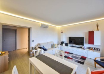 Salone - Four-room apartment via Gaetano Amati, 90/9, Venaria Reale - photo 7