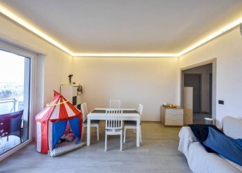 Salone - Four-room apartment via Gaetano Amati, 90/9, Venaria Reale - photo 9