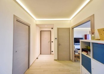 Corridoio - Four-room apartment via Gaetano Amati, 90/9, Venaria Reale - photo 37