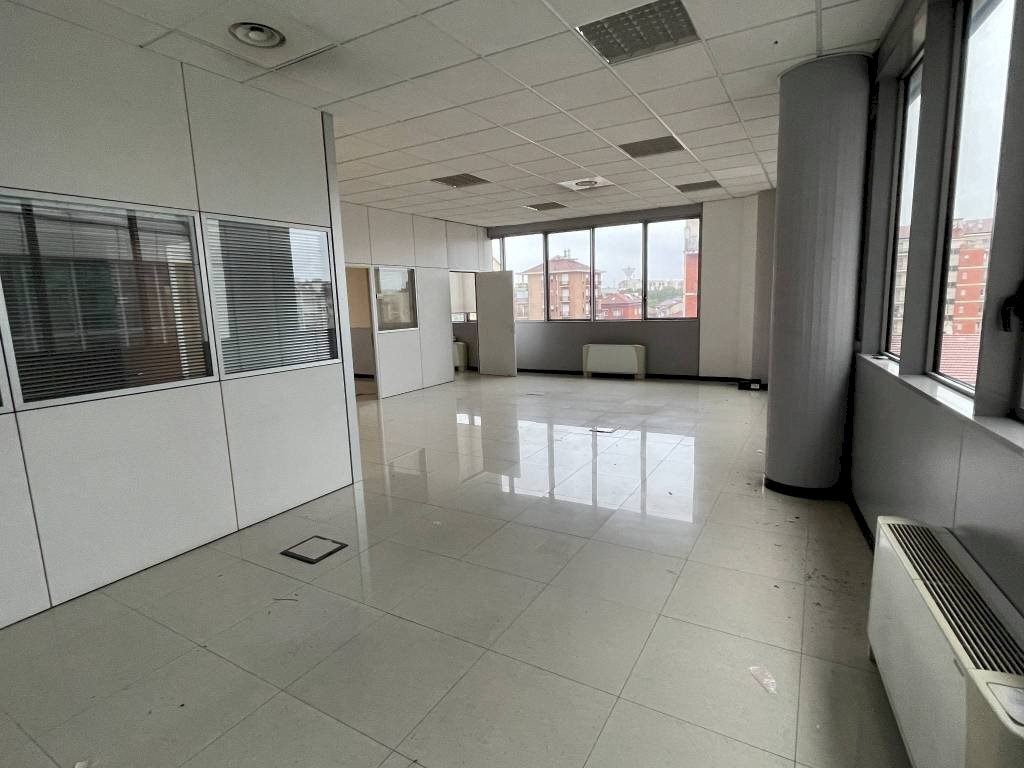 Interno non residenziale - Ufficio strada del Drosso, 33, Torino (zona Mirafiori Sud) - foto 2