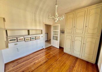 Camera da letto - Apartment piazza 1 Maggio, 10, Biella - photo 35