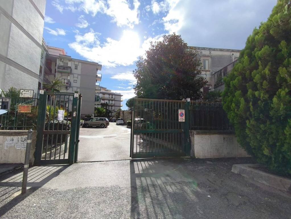 Interno non residenziale - Quadrilocale via Zumbini, 18, Portici - foto 2