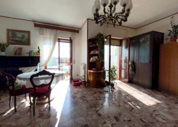 Soggiorno - Quadrilocale via Zumbini, 18, Portici - foto 6