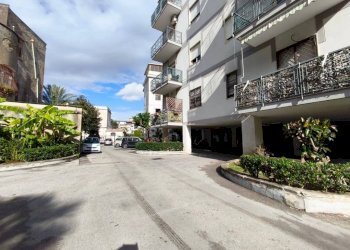 Interno non residenziale - Quadrilocale via Zumbini, 18, Portici - foto 27