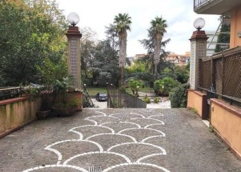 Cortile interno - Quadrilocale via Zumbini, 33, Portici - foto 3