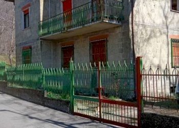 Facciata - Villa via San Domenico, Roccamonfina - foto 2