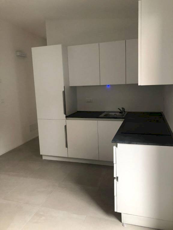 Angolo cottura - Bilocale via Bartolomeo Passarotti, 3/4, Bologna (zona Bolognina) - foto 2