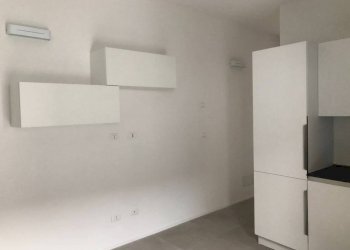 Soggiorno - Bilocale via Bartolomeo Passarotti, 3/4, Bologna (zona Bolognina) - foto 4