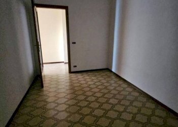 Camera da letto - Appartamento corso Savona, 150, Asti - foto 8