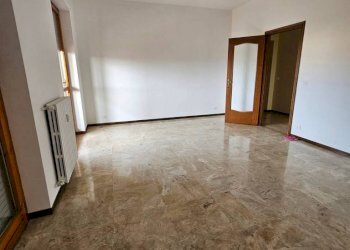 Camera da letto - Appartamento corso Savona, 150, Asti - foto 10