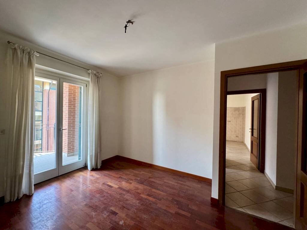 Camera da letto - Two-room apartment via Giovanni Amendola, 16, Chieri - photo 1