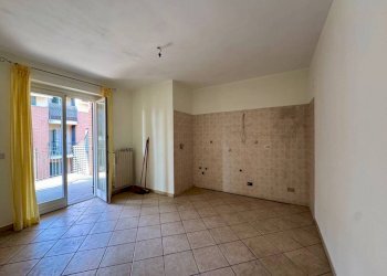 Cucina - Two-room apartment via Giovanni Amendola, 16, Chieri - photo 3