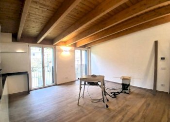 Cucina - Appartamento via Valeriana, 87, Buglio in Monte - foto 7