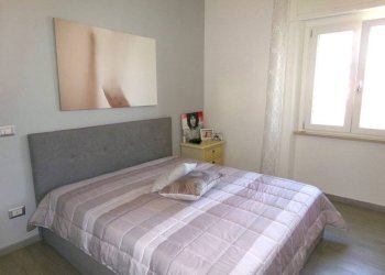 Camera da letto - Three-room apartment via Ardeatina, 472, Anzio - photo 26