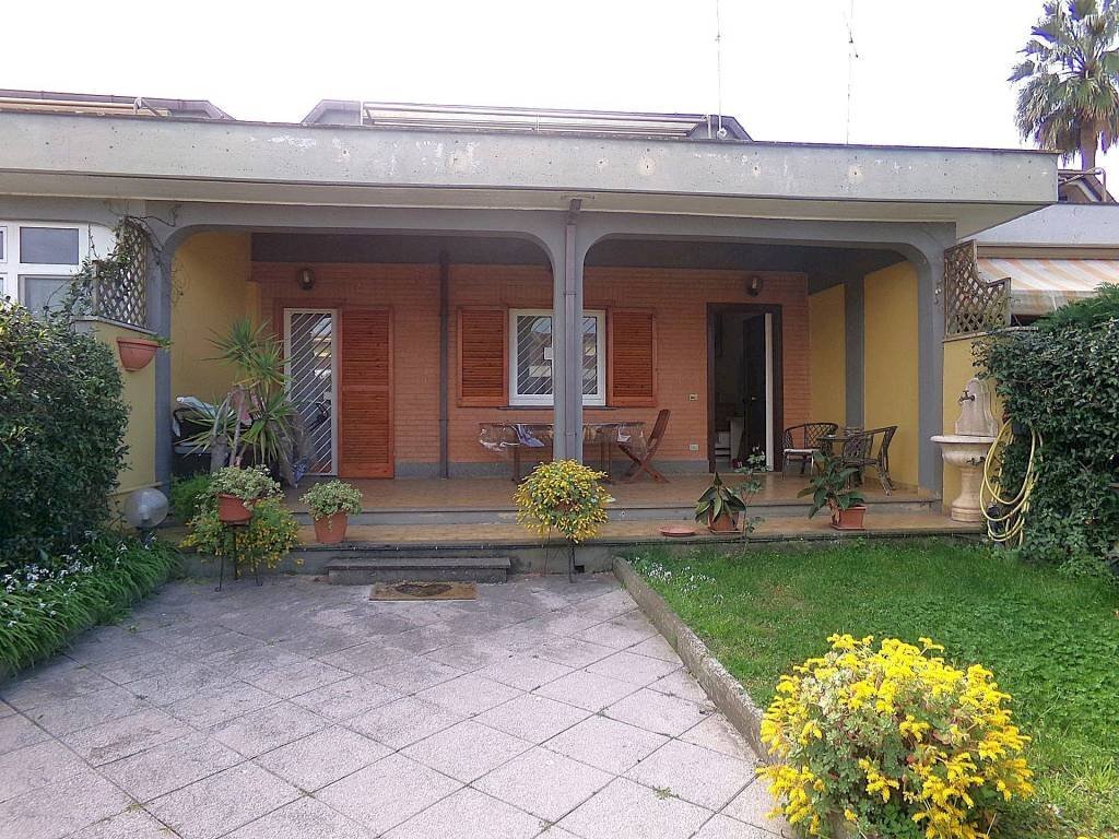 Facciata - Terraced Villa via Tirino, Ardea - photo 3