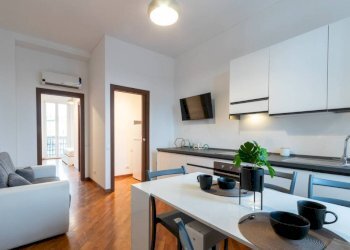 Cucina - Bilocale via Salvatore Pianell, 32, Milano - foto 2