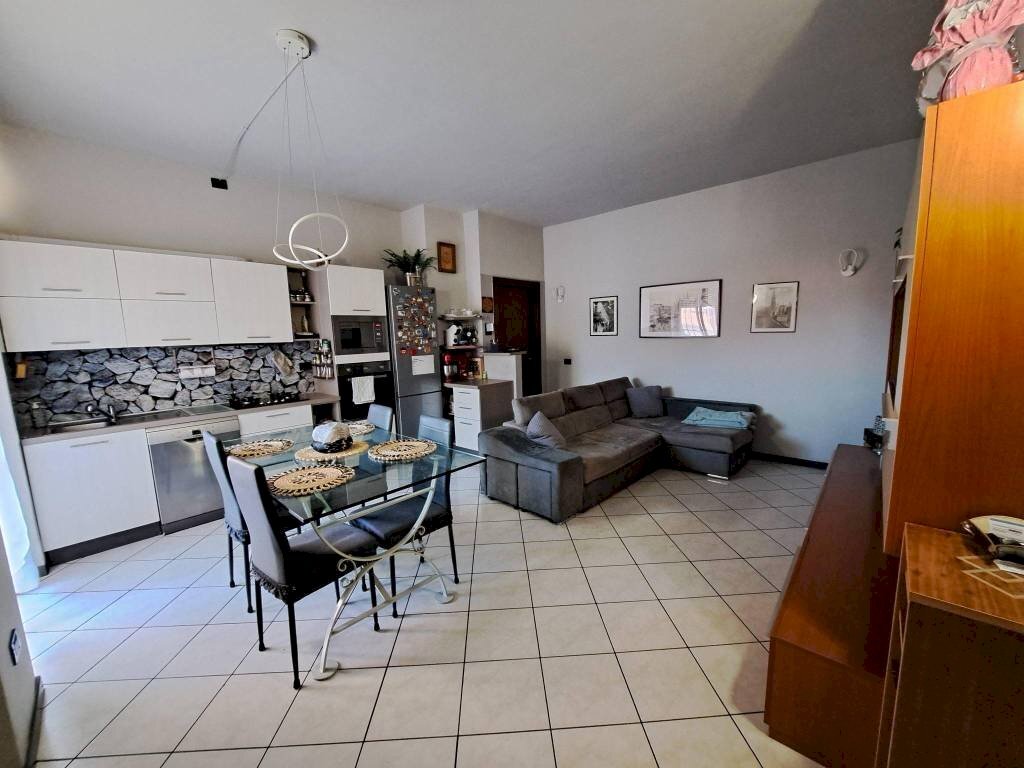 Soggiorno - Three-room apartment via Lainate, 48, Rho - photo 1