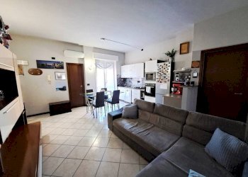 Soggiorno - Three-room apartment via Lainate, 48, Rho - photo 5