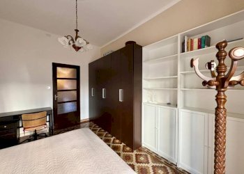 Camera da letto - Bilocale via Cortemilia, 28, Torino (zona Nizza Millefonti) - foto 11