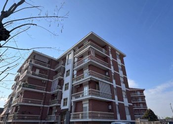 Facciata - Quadrilocale viale Giuseppe Garibaldi, 1/a, Carmagnola - foto 1