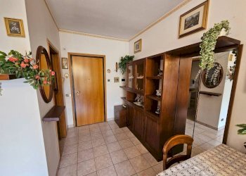 Ingresso - Two-room apartment via Pio Pastori, 28, Varese (neighborhood San Fermo) - photo 3