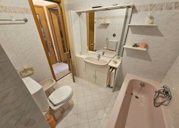 Bagno - Two-room apartment via Pio Pastori, 28, Varese (neighborhood San Fermo) - photo 11