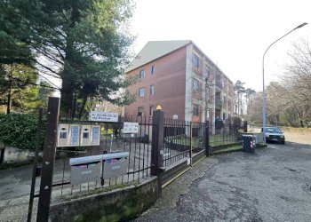 Facciata - Two-room apartment via Pio Pastori, 28, Varese (neighborhood San Fermo) - photo 13