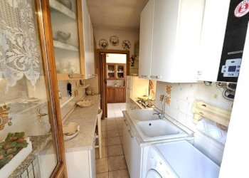 Cucina - Two-room apartment via Pio Pastori, 28, Varese (neighborhood San Fermo) - photo 27