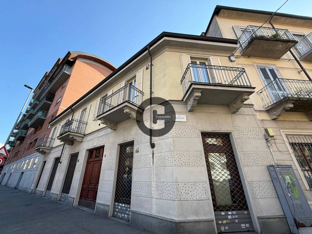 Facciata - Quadrilocale piazza Enrico Toti, 4, Torino (zona Vanchiglietta) - foto 3