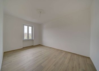 dsc05881_2_3_4_5 - Trilocale via Entracque, 1, Torino (zona San Paolo) - foto 12