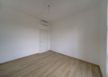 dsc05906_07_08_09_10 - Trilocale via Entracque, 1, Torino (zona San Paolo) - foto 16