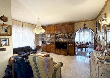 Salone - Quadrilocale corso Alessandro Tassoni, 66, Torino (zona San Donato) - foto 4