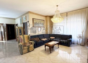 Salone - Quadrilocale corso Alessandro Tassoni, 66, Torino (zona San Donato) - foto 5