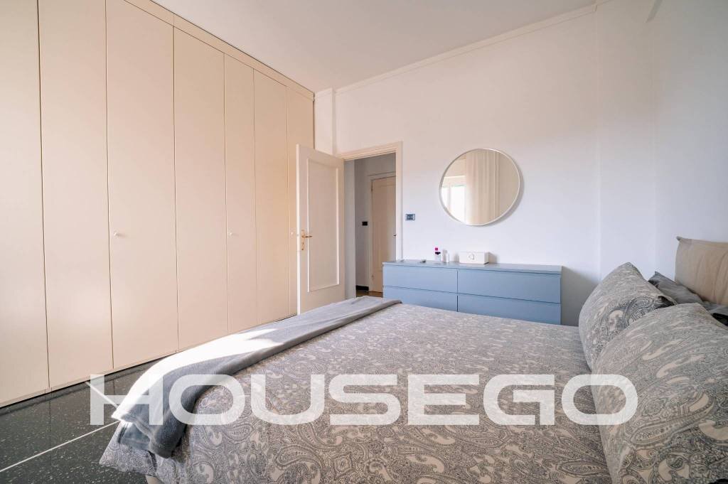 Camera da letto - Trilocale Passo Spartaco Ferradini, 18, Genova (zona San Fruttuoso) - foto 3