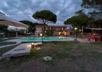 Piscina - Villa strada Provinciale Sorso-Li Pidriazzi, Sassari - photo 4