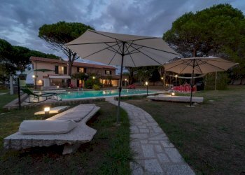 Piscina - Villa strada Provinciale Sorso-Li Pidriazzi, Sassari - photo 5