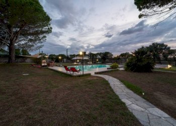 Piscina - Villa strada Provinciale Sorso-Li Pidriazzi, Sassari - photo 11