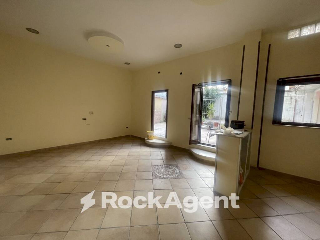 Stanza non arredata - Four-room apartment via Angelo Volpicelli, 30/32, Arzano - photo 2