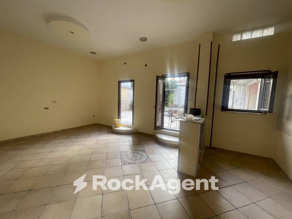 Stanza non arredata - Four-room apartment via Angelo Volpicelli, 30/32, Arzano - photo 3