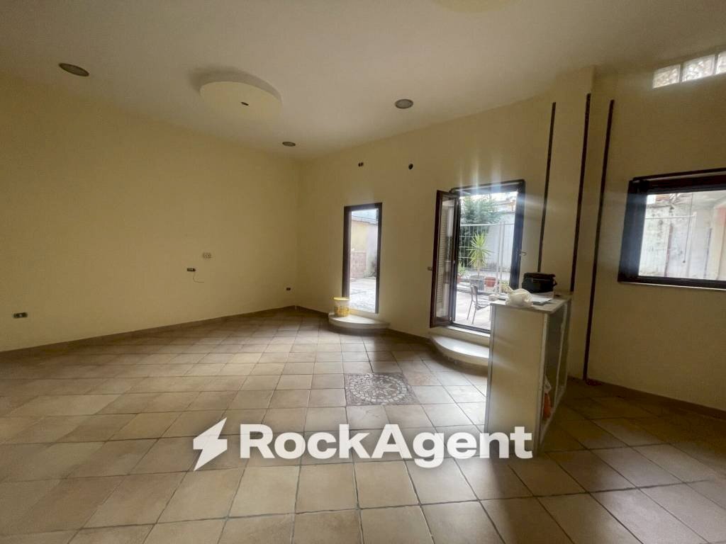 Stanza non arredata - Four-room apartment via Angelo Volpicelli, 30/32, Arzano - photo 1