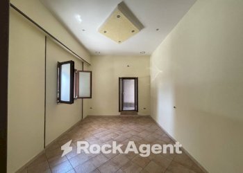 Camera da letto - Four-room apartment via Angelo Volpicelli, 30/32, Arzano - photo 4