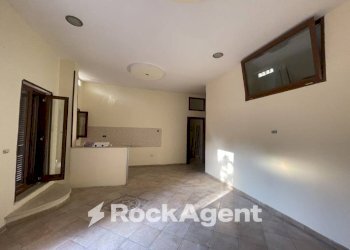 Salone - Four-room apartment via Angelo Volpicelli, 30/32, Arzano - photo 11