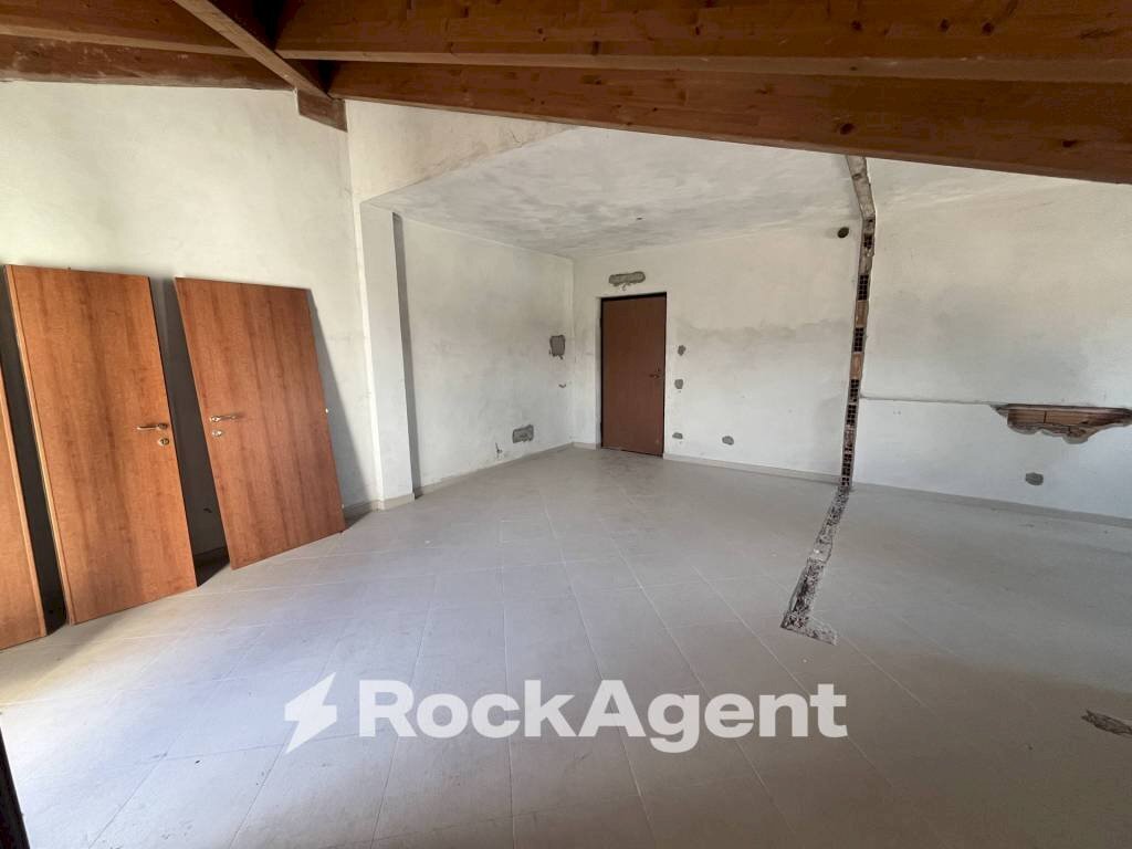 Stanza non arredata - Two-room apartment via Alessandro Manzoni, Caronno Pertusella - photo 1