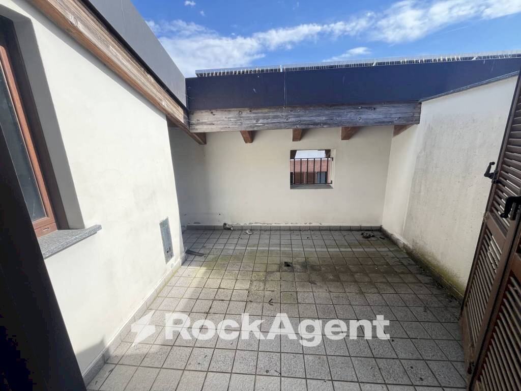 Terrazzo - Two-room apartment via Alessandro Manzoni, Caronno Pertusella - photo 2