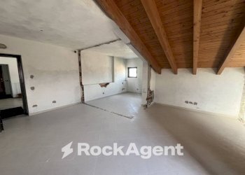 Stanza non arredata - Two-room apartment via Alessandro Manzoni, Caronno Pertusella - photo 4